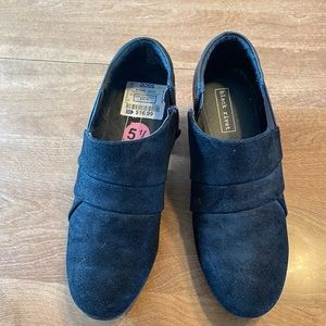 Cute black heels zipper bootie 5 1/2